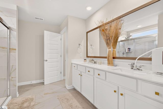 1528 Yellowwood Court, Reidville, SC 29388