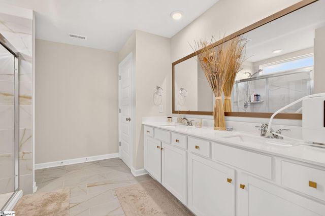 1528 Yellowwood Court, Reidville, SC 29388