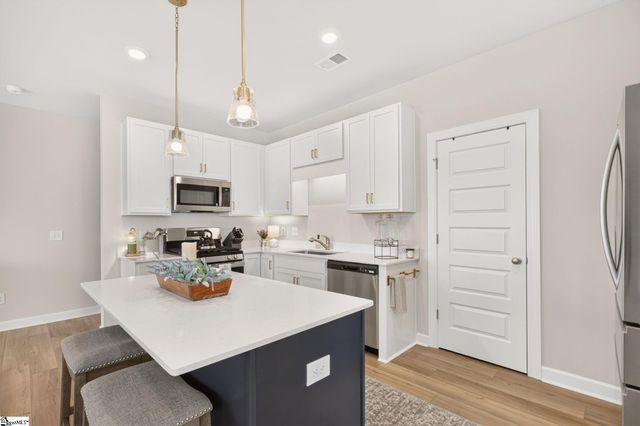 1528 Yellowwood Court, Reidville, SC 29388
