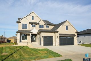 2408 S Galena Ct Court, Sioux Falls, SD 57110
