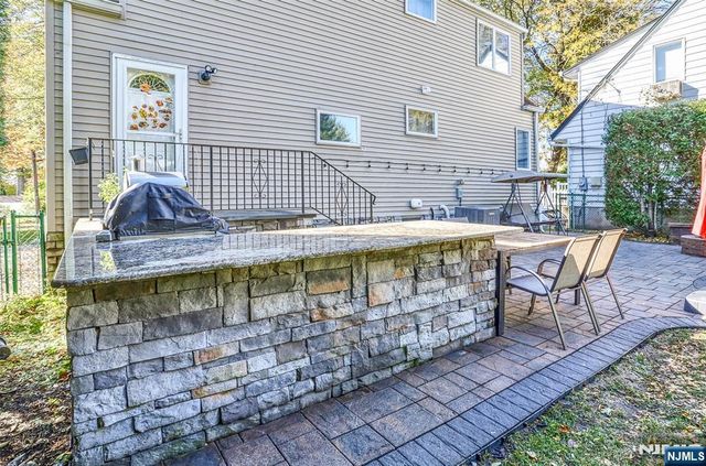 65 McDougall Lane, Bogota, NJ 07603