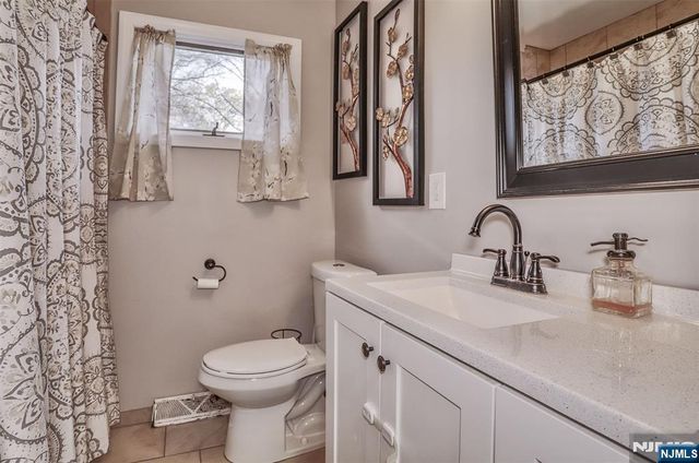 65 McDougall Lane, Bogota, NJ 07603