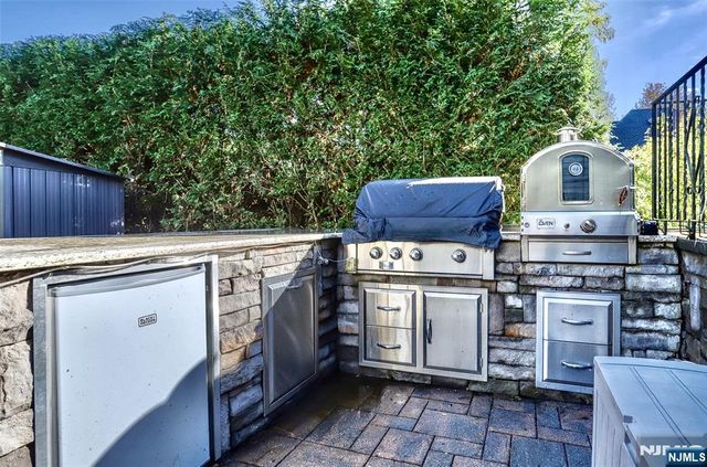 65 McDougall Lane, Bogota, NJ 07603