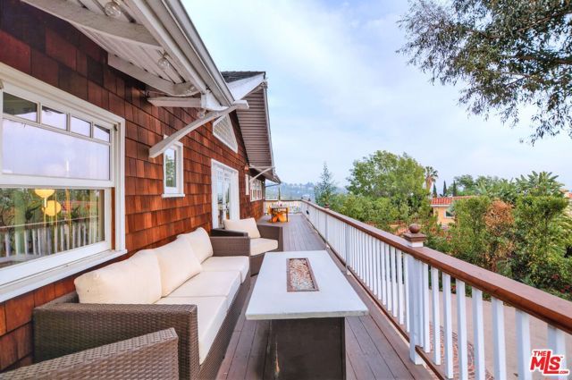 2172 Argyle Avenue, Los Angeles, CA 90068