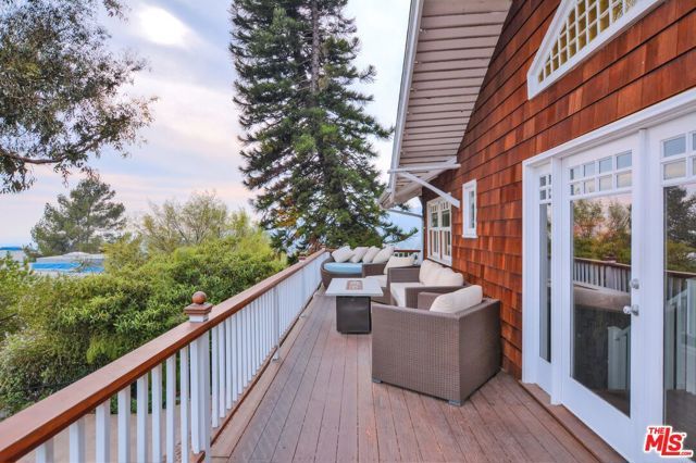 2172 Argyle Avenue, Los Angeles, CA 90068