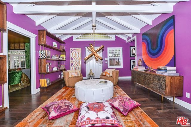 2172 Argyle Avenue, Los Angeles, CA 90068