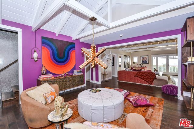 2172 Argyle Avenue, Los Angeles, CA 90068