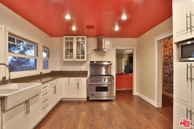 2172 Argyle Avenue, Los Angeles, CA 90068