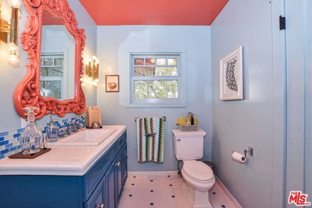 2172 Argyle Avenue, Los Angeles, CA 90068