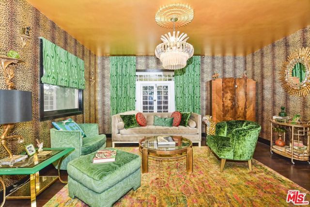 2172 Argyle Avenue, Los Angeles, CA 90068