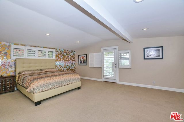 2172 Argyle Avenue, Los Angeles, CA 90068