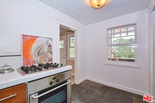 2172 Argyle Avenue, Los Angeles, CA 90068