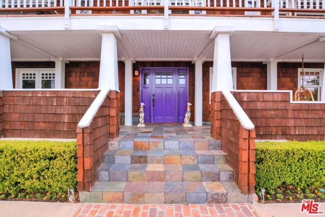 2172 Argyle Avenue, Los Angeles, CA 90068