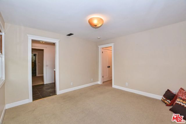 2172 Argyle Avenue, Los Angeles, CA 90068