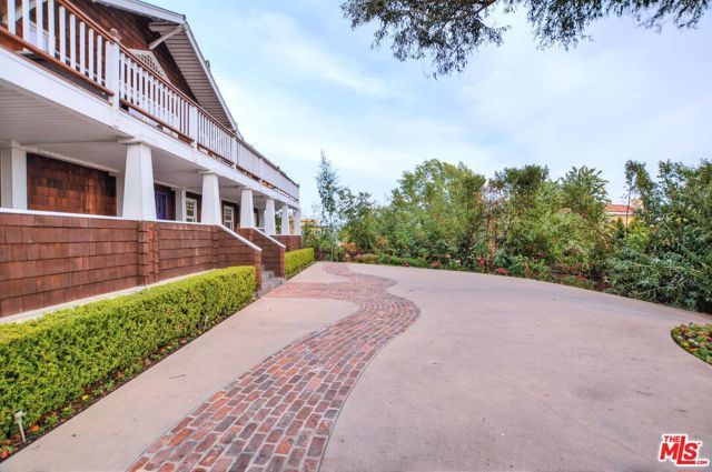 2172 Argyle Avenue, Los Angeles, CA 90068