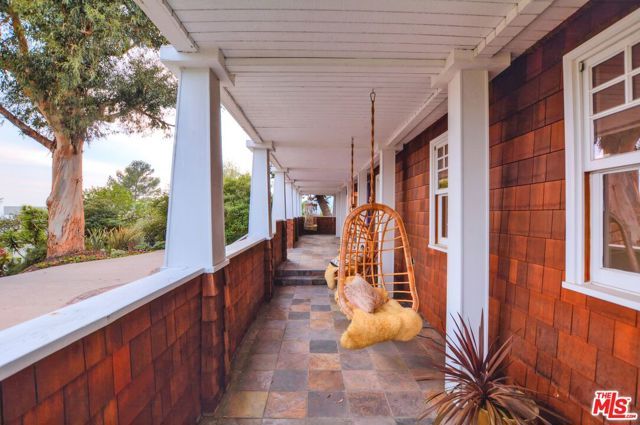 2172 Argyle Avenue, Los Angeles, CA 90068