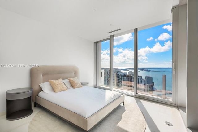300 Biscayne Boulevard Way 3905W, Miami, FL 33131