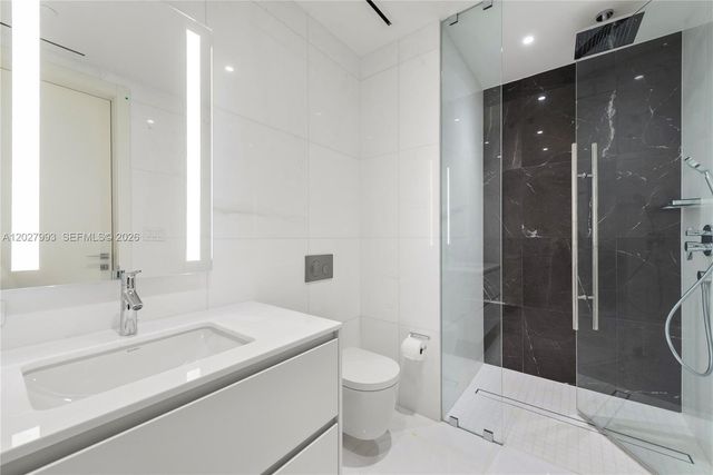 300 Biscayne Boulevard Way 3905W, Miami, FL 33131