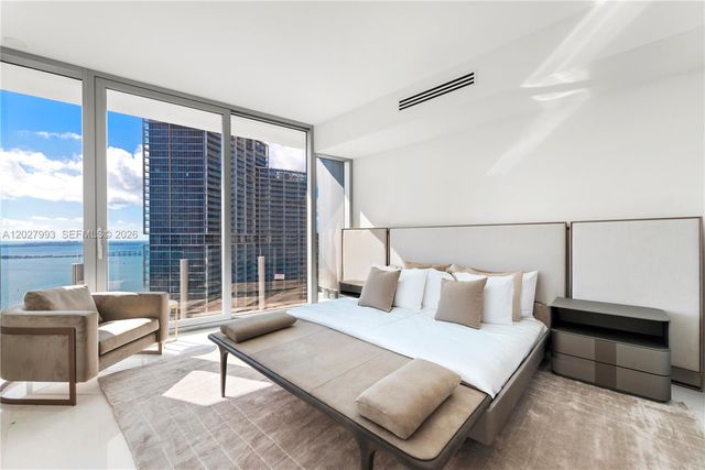300 Biscayne Boulevard Way 3905W, Miami, FL 33131