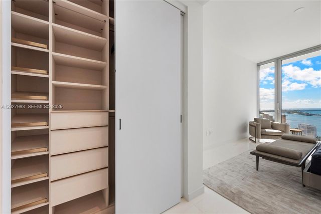300 Biscayne Boulevard Way 3905W, Miami, FL 33131