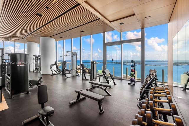 300 Biscayne Boulevard Way 3905W, Miami, FL 33131