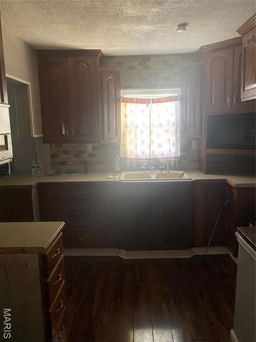 3600 Falling Springs Road, Cahokia, IL 62206