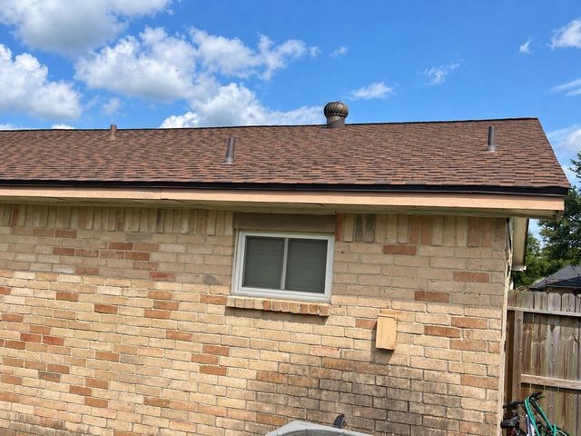 5001 Crestway Drive, La Porte, TX 77571