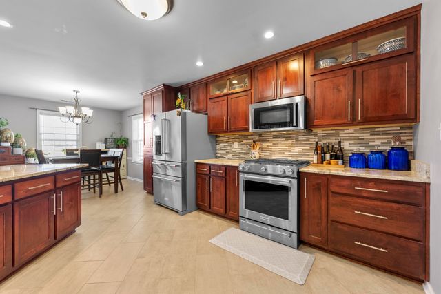 77 LAUREN CV, Atoka, TN 38004