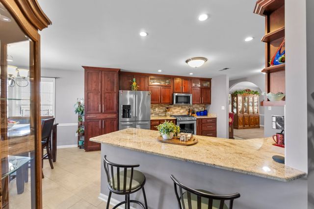 77 LAUREN CV, Atoka, TN 38004