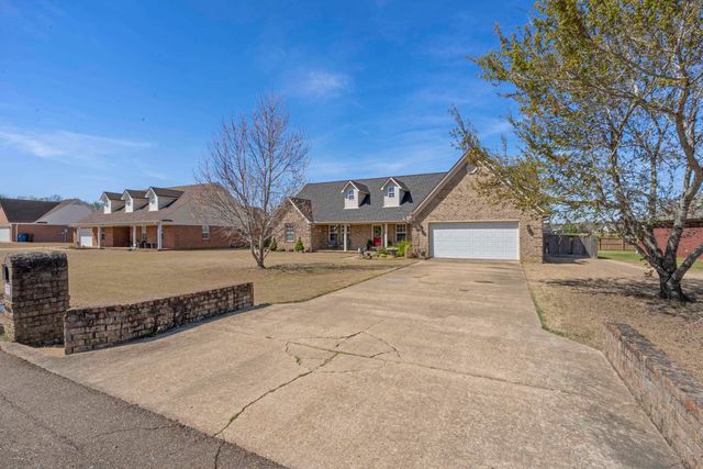 77 LAUREN CV, Atoka, TN 38004