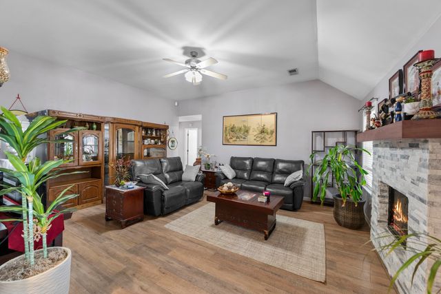 77 LAUREN CV, Atoka, TN 38004