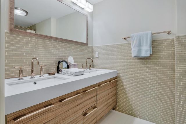 170 N Ocean Boulevard 207, Palm Beach, FL 33480