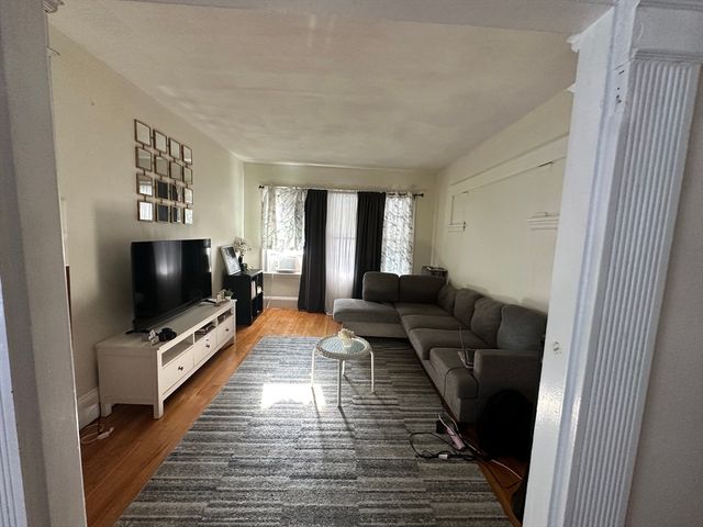 283 Alewife Brook Pkwy 2, Somerville, MA 02144