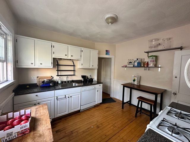 283 Alewife Brook Pkwy 2, Somerville, MA 02144