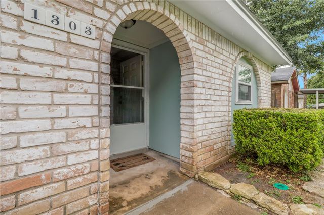 1303 Sigma Street, Pasadena, TX 77504