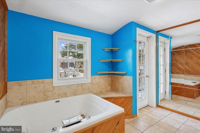 1004 DEBECK DR, Rockville, MD 20851