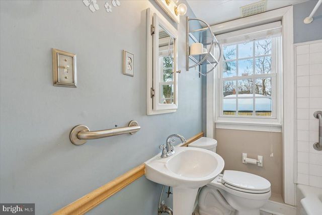 1004 DEBECK DR, Rockville, MD 20851