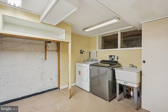 1004 DEBECK DR, Rockville, MD 20851