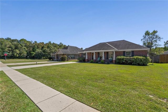 9581 Estate Drive, Mobile, AL 36695