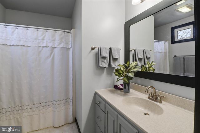 3309 CAROLINE DR, East Petersburg, PA 17520