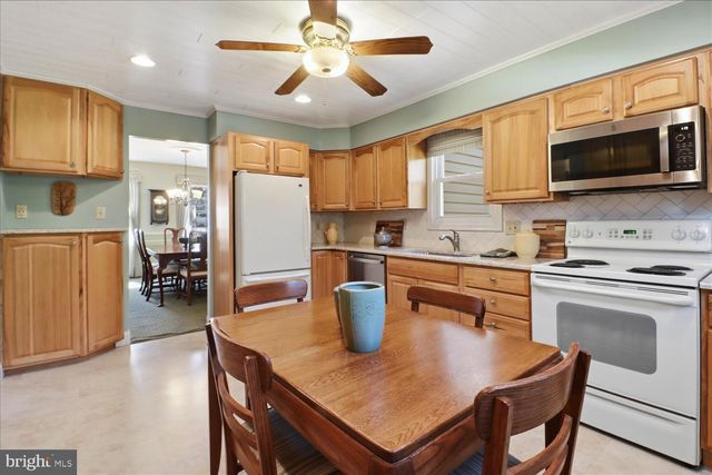 3309 CAROLINE DR, East Petersburg, PA 17520
