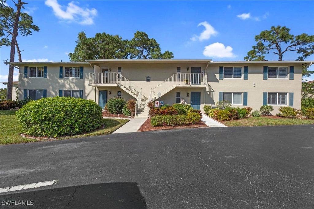 237 Albi RD 4, Naples, FL 34112