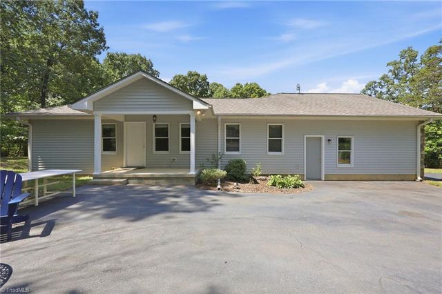 3744 Redbud Road, Haw River, NC 27258
