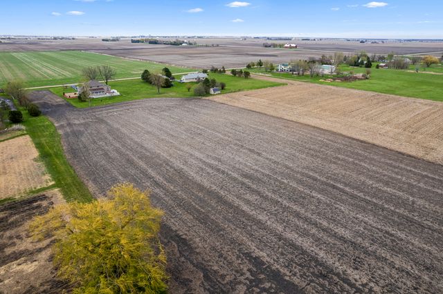 1758 N 44th Road, Leland, IL 60531