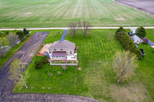 1758 N 44th Road, Leland, IL 60531
