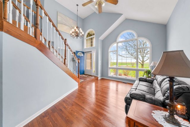 1758 N 44th Road, Leland, IL 60531