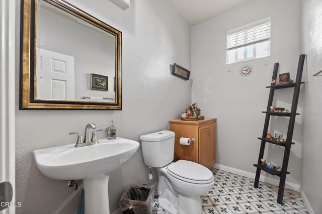 3885 Golden Pond Drive, Camarillo, CA 93012
