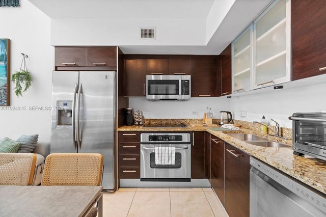 41 SE 5th St 510, Miami, FL 33131