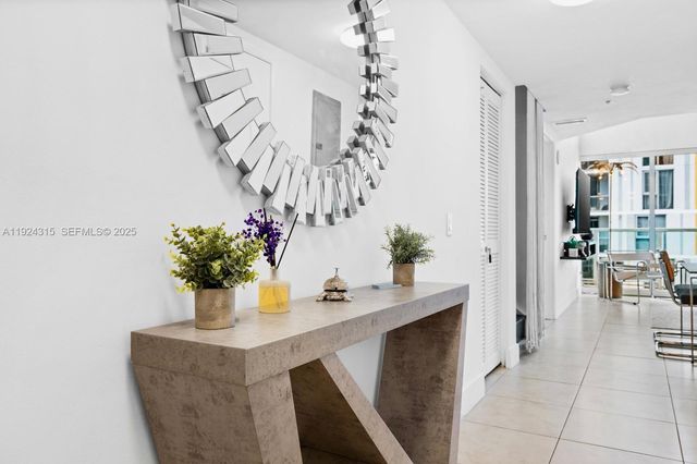 41 SE 5th St 510, Miami, FL 33131