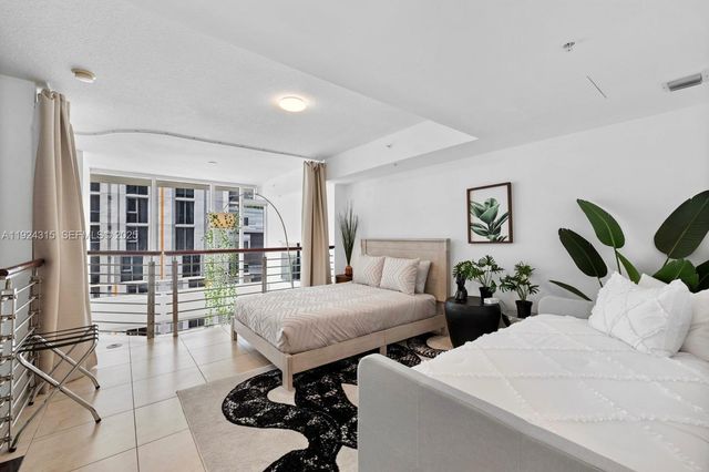 41 SE 5th St 510, Miami, FL 33131